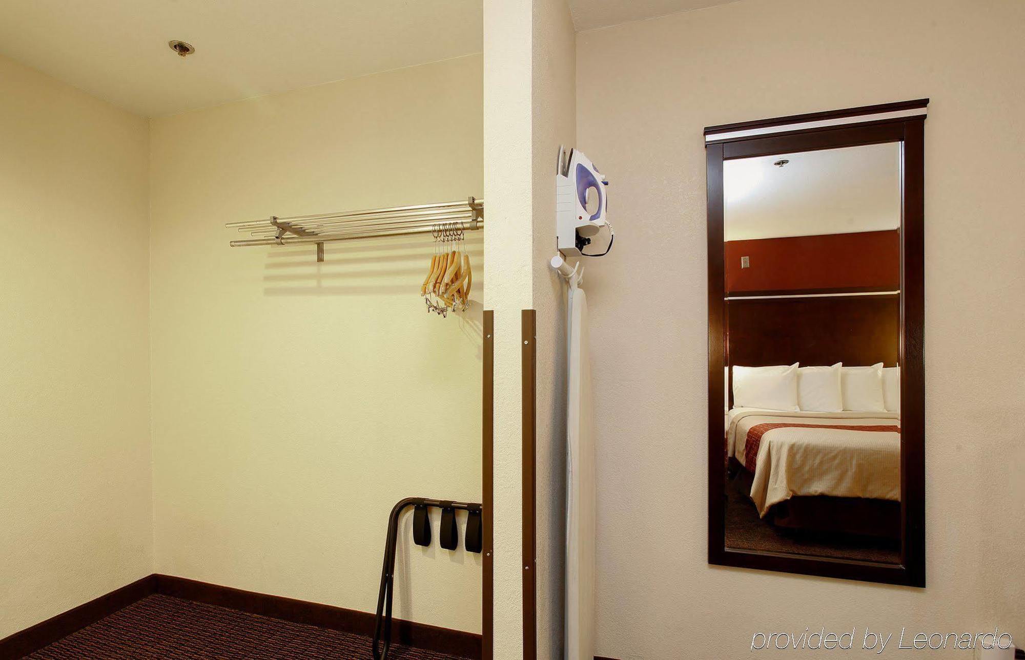 Ontario Airport Executive Inn Exterior photo