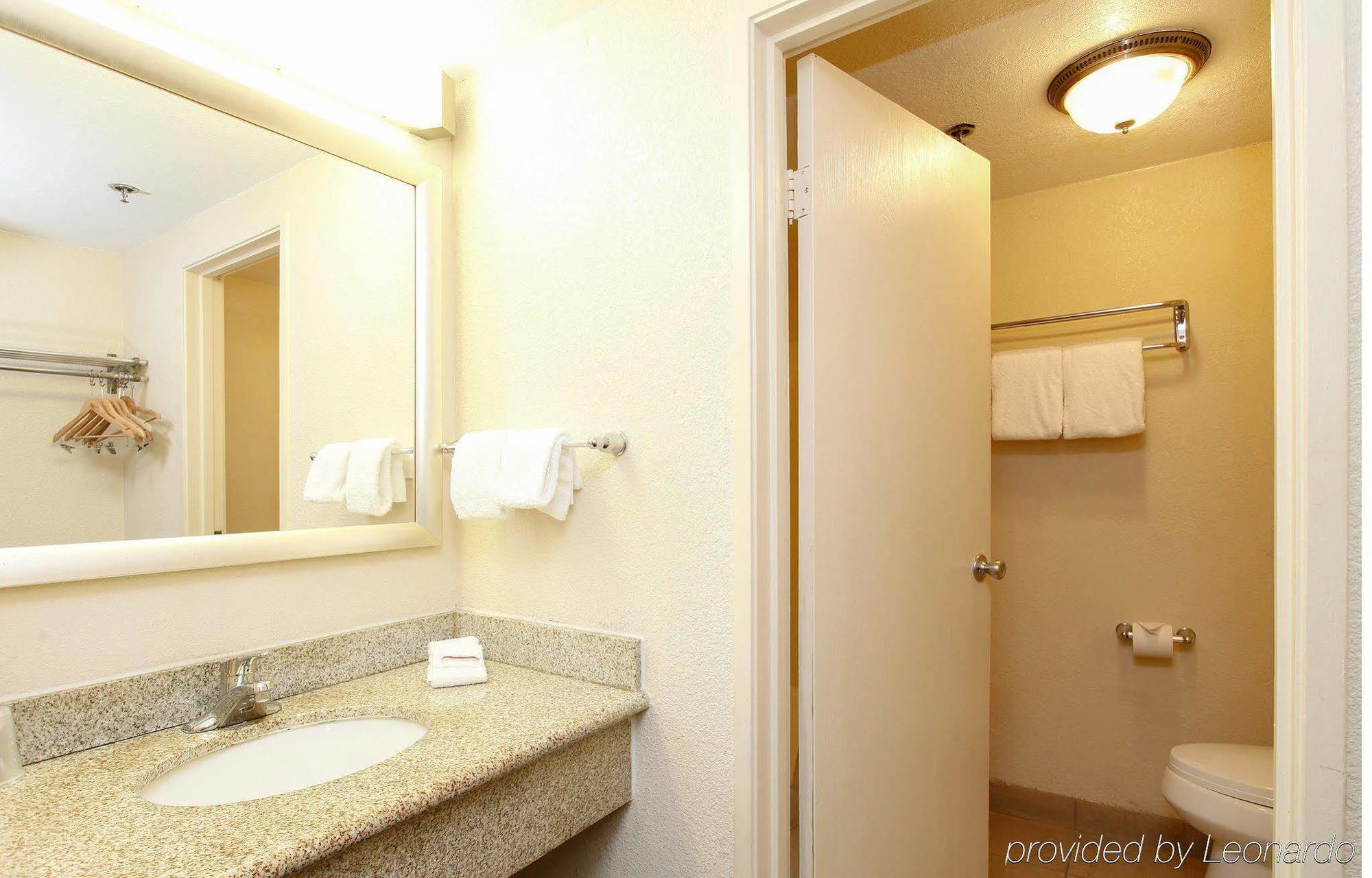 Ontario Airport Executive Inn Exterior photo